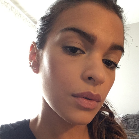 Meet your Posher, Ingrid - Picture 2 of 3